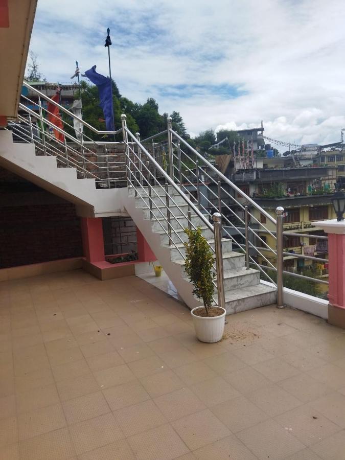 Hotel Nambrog Bomdila 외부 사진